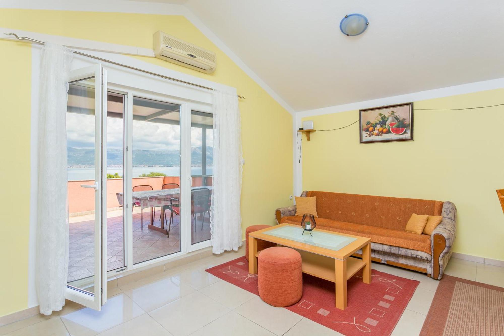 Apartments By The Sea Slatine, Ciovo - 11126 Rum bild